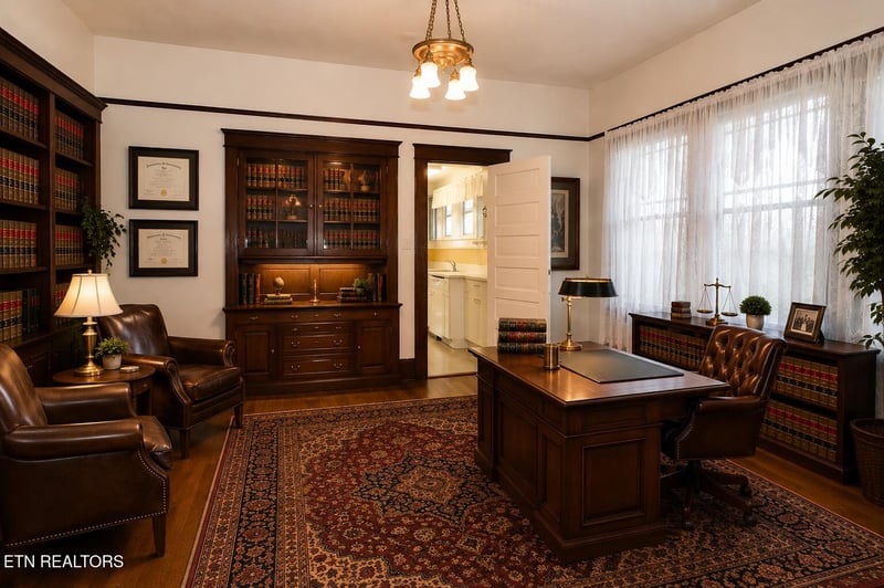615 S Washington St, Maryville, TN 37804