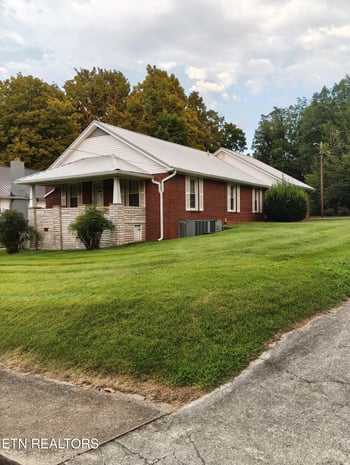 615 Wharf St, Loudon, TN 37774