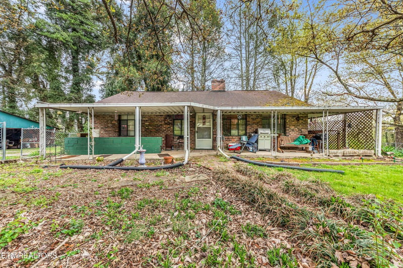 6155 Lacy Rd, Knoxville, TN 37912