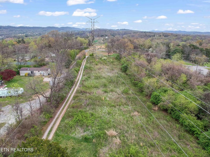6155 Lacy Rd, Knoxville, TN 37912
