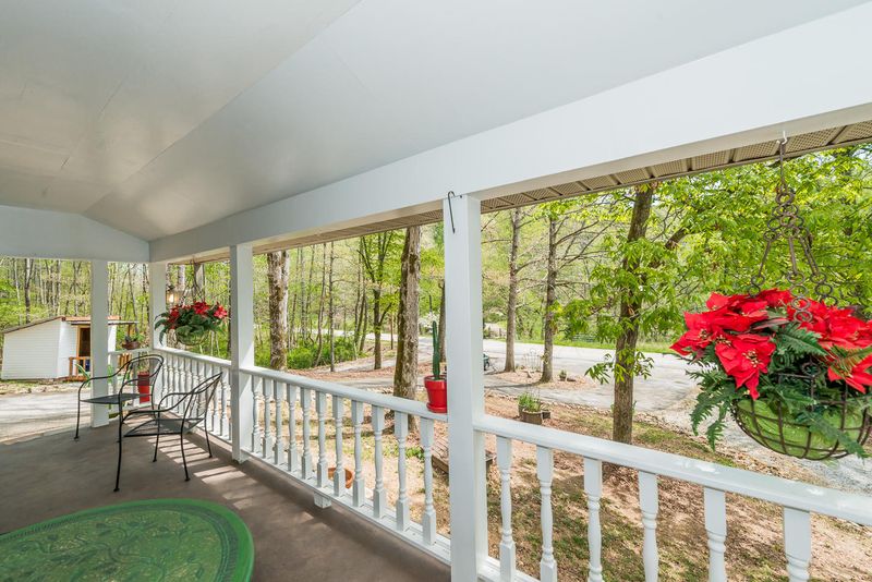 616 Dogwood Valley Rd, Kingston, TN 37763