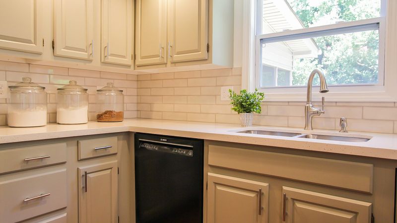 616 E Fox Den Dr, Knoxville, TN 37934
