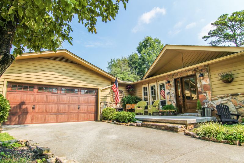616 Hickory Woods Rd, Knoxville, TN 37934