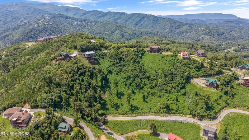 616 Kings Way, Gatlinburg, TN 37738