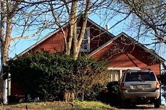 616 N Douglas Ave, Rockwood, TN 37854