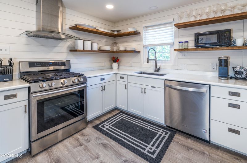 616 Paine St, Sevierville, TN 37862