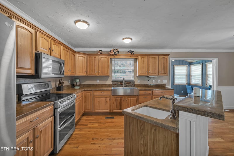 616 Pimlico Dr, Seymour, TN 37865