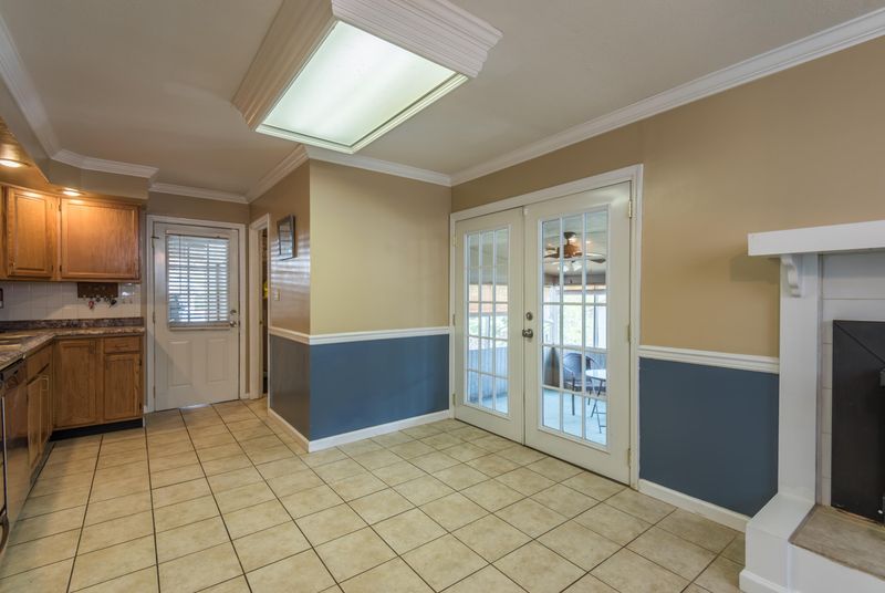 616 S Cedar Bluff Rd, Knoxville, TN 37922