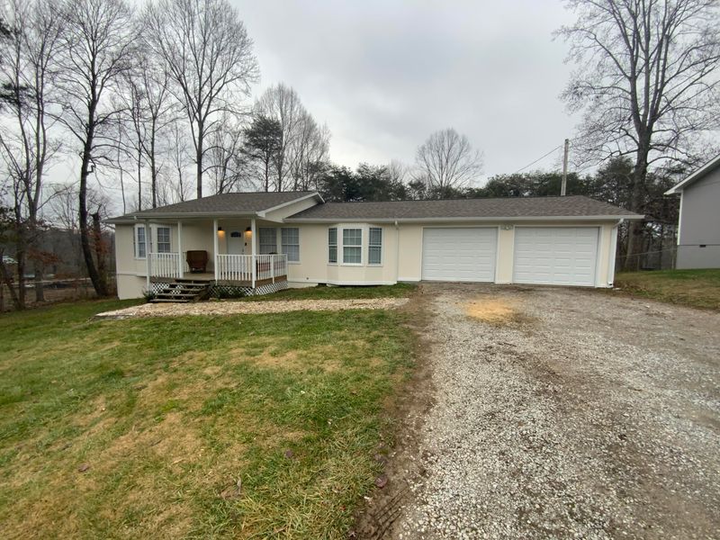 616 Skyline Dr, Harriman, TN 37748