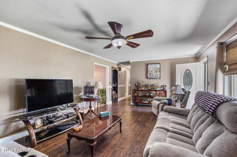 616 Stalans Dr, Etowah, TN 37331