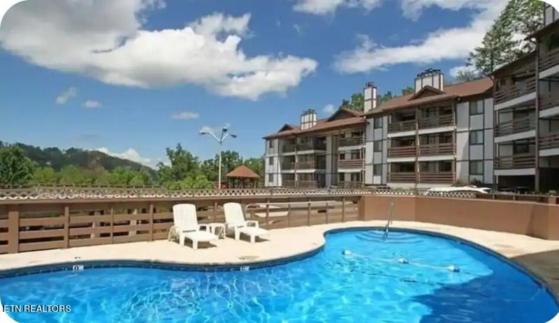 616 Turkey Nest Rd #APT 205, Gatlinburg, TN 37738