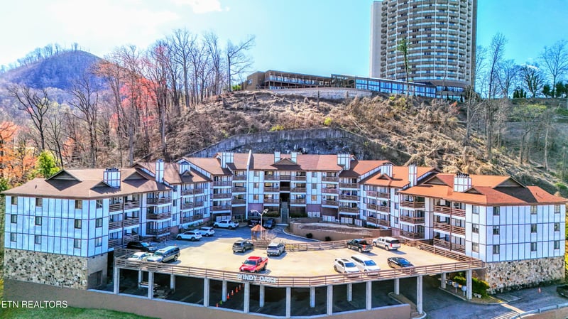 616 Turkey Nest Rd #APT 205, Gatlinburg, TN 37738