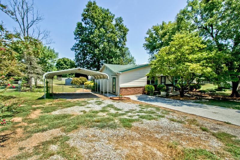 616 Worcester Rd, Knoxville, TN 37934