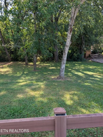 617 Davis Acres Dr, Maryville, TN 37804