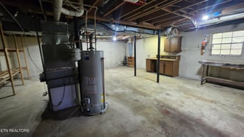 617 Greenwich Dr, Maryville, TN 37803
