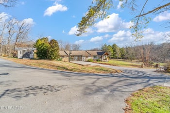 617 Lewelling Rd, Sevierville, TN 37862