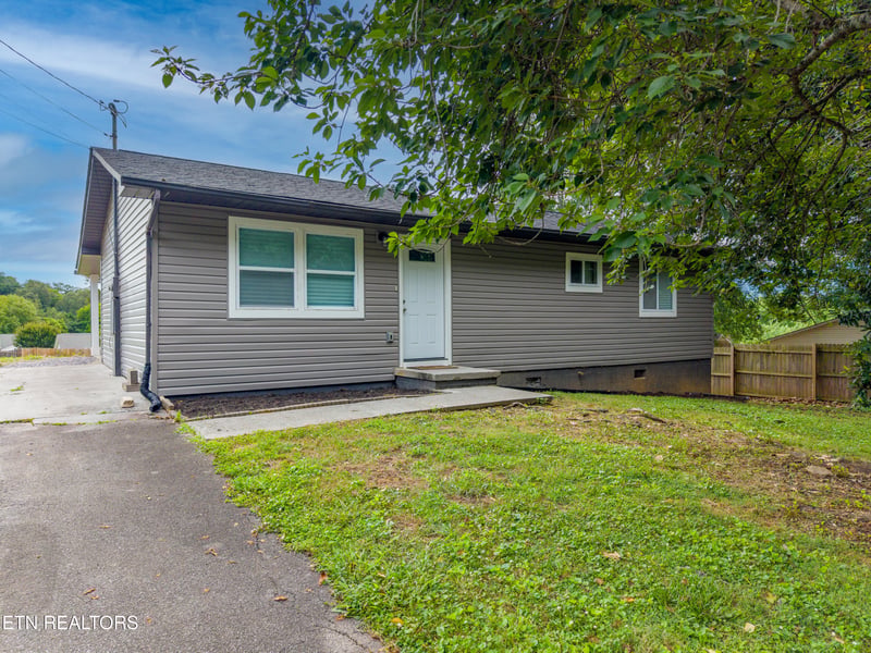 617 Patterson Rd, Walland, TN 37886