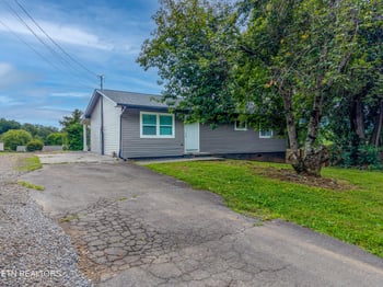 617 Patterson Rd, Walland, TN 37886