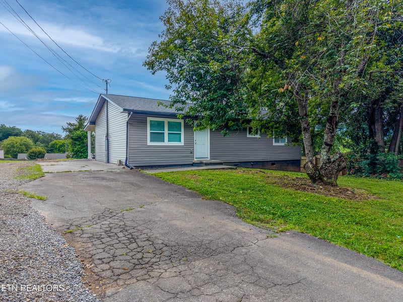 617 Patterson Rd, Walland, TN 37886