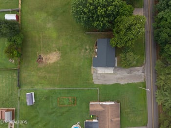 617 Patterson Rd, Walland, TN 37886