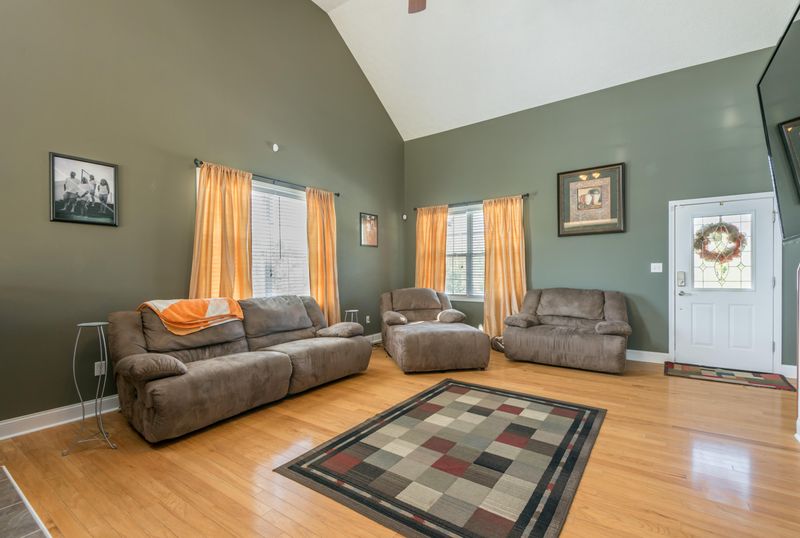 617 Running Brook Dr, Strawberry Plains, TN 37871