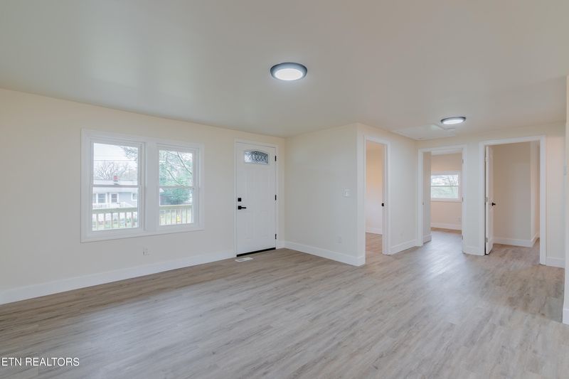 618 Catawba Ave, Clinton, TN 37716