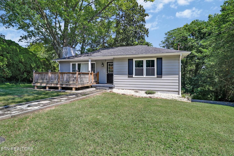 618 E Ridgecrest Dr, Kingston, TN 37763