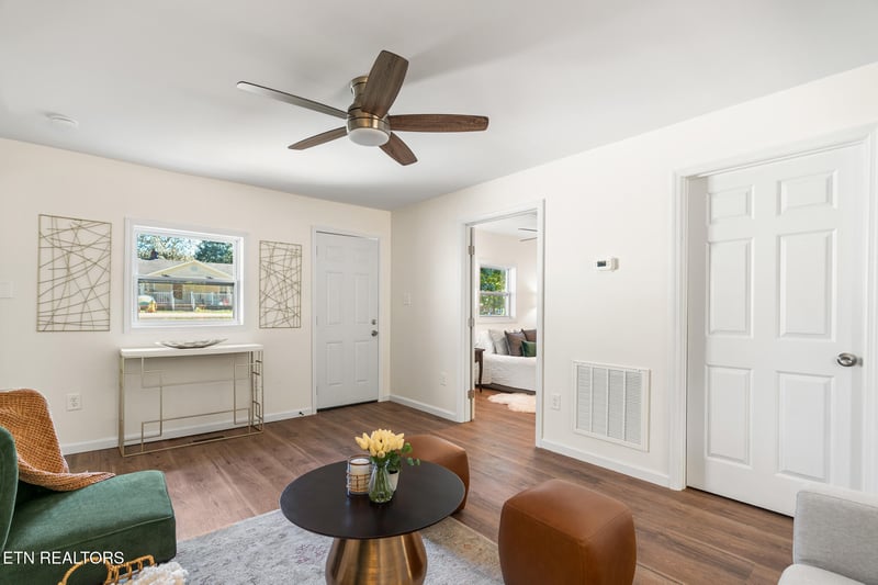 618 Glendale Ave, Clinton, TN 37716