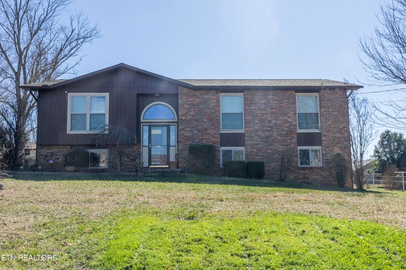 619 Catalpa St, Seymour, TN 37865