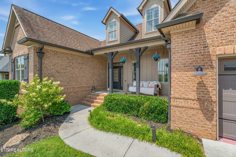619 Elk Falls Ln, Knoxville, TN 37922