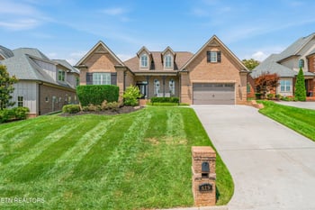 619 Elk Falls Ln, Knoxville, TN 37922