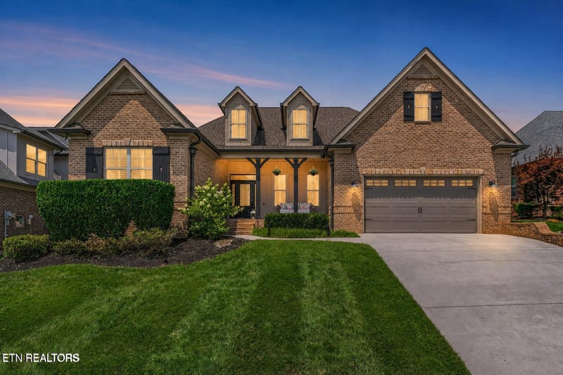 619 Elk Falls Ln, Knoxville, TN 37922