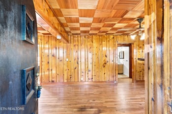 619 Ferry St, Loudon, TN 37774