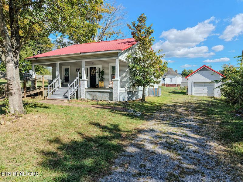 619 Indiana Ave, Etowah, TN 37331