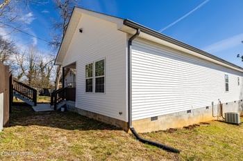 619 NE Midlake Dr, Knoxville, TN 37918