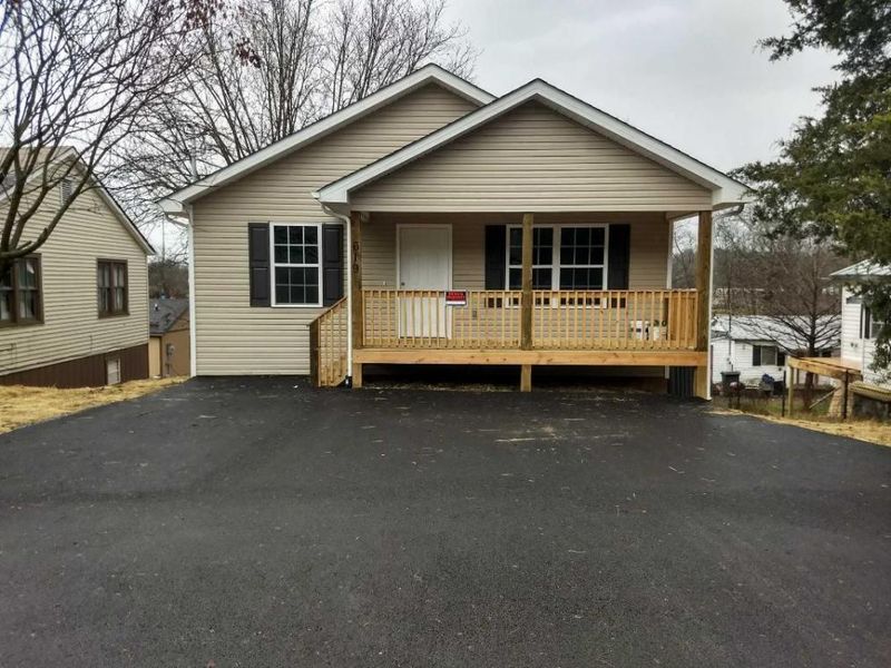 619 Paine St, Sevierville, TN 37862