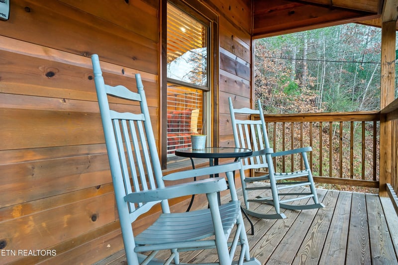 619 Pine Mtn Rd, Pigeon Forge, TN 37863