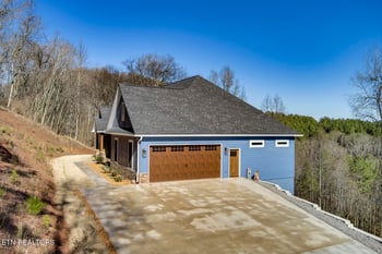619 Wilderness Dr, Vonore, TN 37885