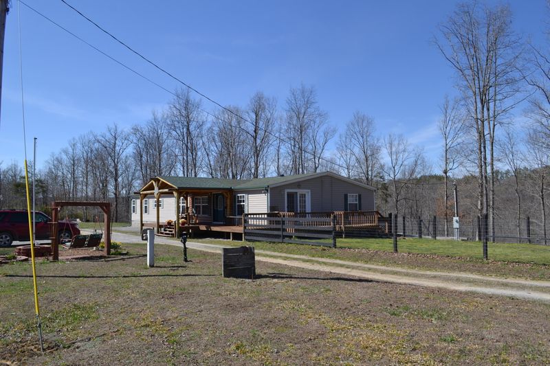62 Broken Bow Ln, Crossville, TN 38572