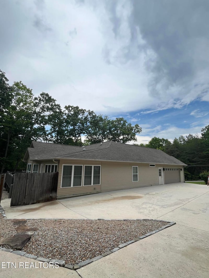 62 Cardinal Loop, Crossville, TN 38555