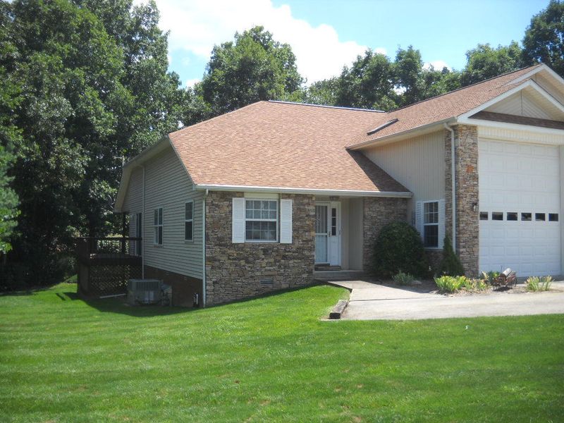 62 Hawthorn Loop, Crossville, TN 38555