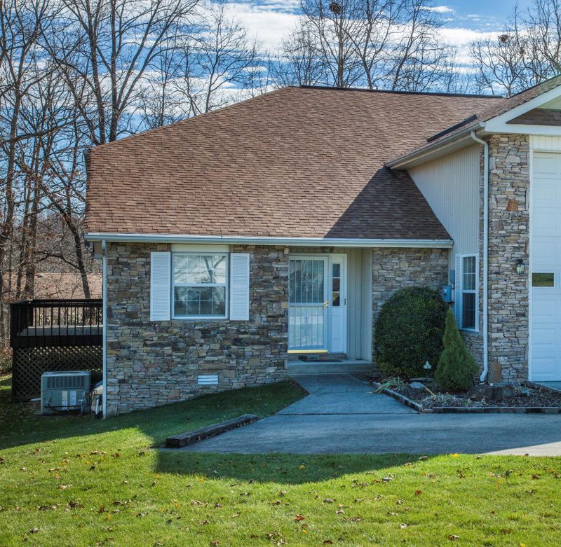 62 Hawthorn Loop, Crossville, TN 38555