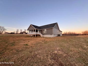 62 Whitson Ln, Crossville, TN 38572