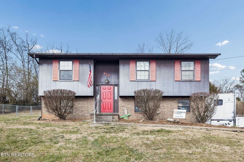 620 Cagle St, Clinton, TN 37716