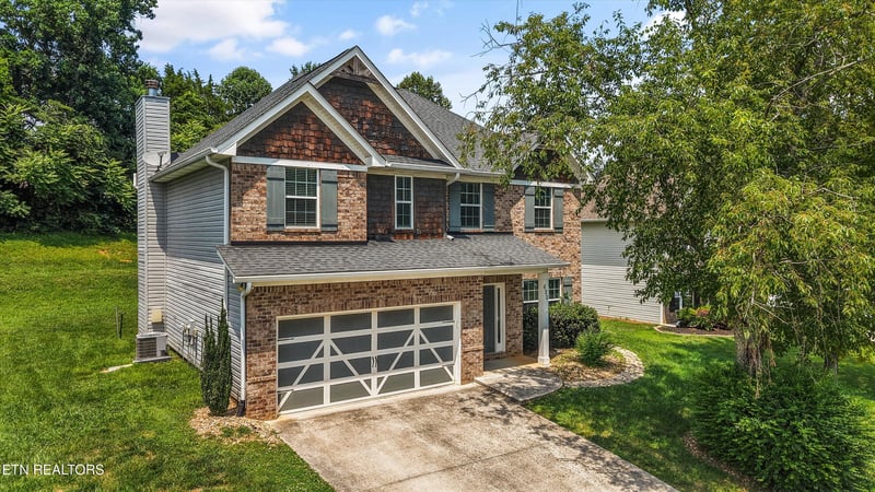 620 Carrington Blvd, Lenoir City, TN 37771