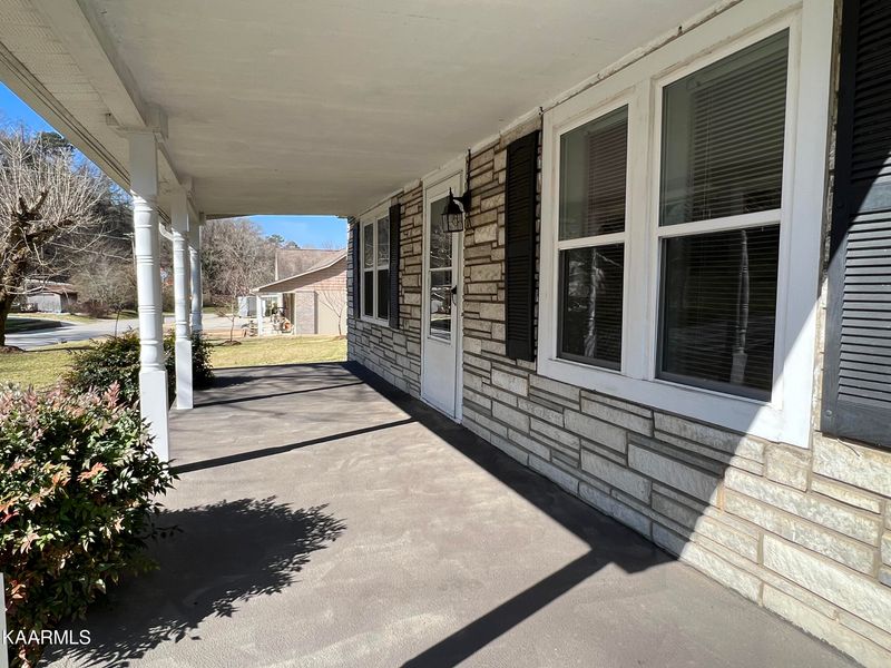 620 E Race St, Kingston, TN 37763