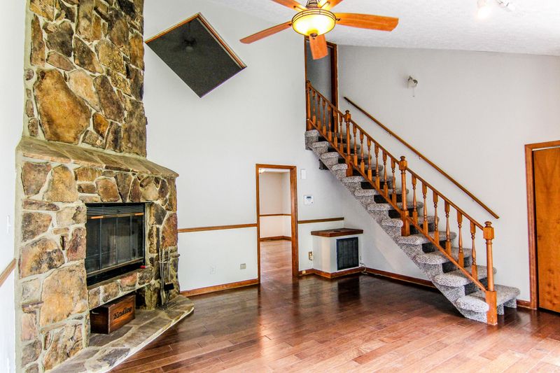 620 Hickory Woods Rd, Knoxville, TN 37934