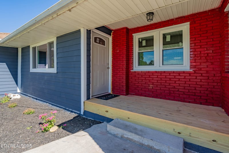 620 Hillcrest Dr, Crossville, TN 38555