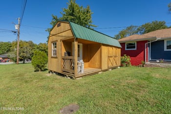 620 Hillcrest Dr, Crossville, TN 38555