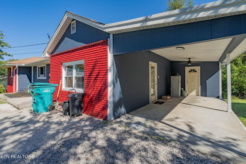 620 Hillcrest Dr, Crossville, TN 38555